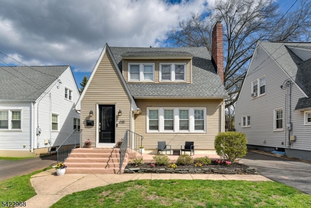 425 Bartine St, Somerville Boro, NJ 08876