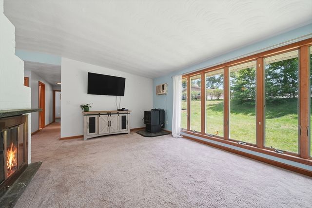 20 Wildes Rd, Chelmsford, MA 01824