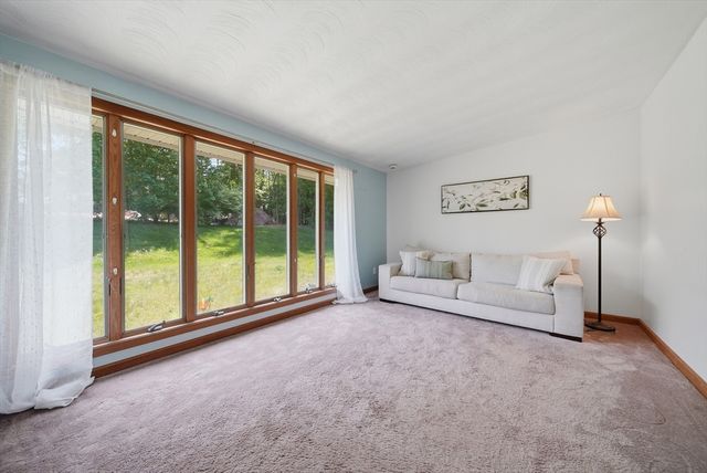 20 Wildes Rd, Chelmsford, MA 01824