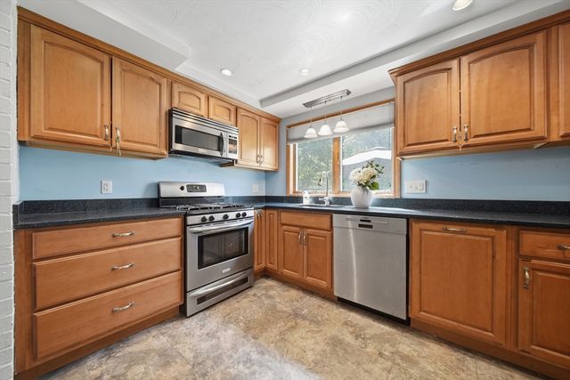 20 Wildes Rd, Chelmsford, MA 01824