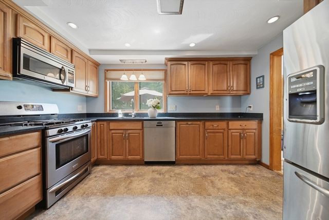20 Wildes Rd, Chelmsford, MA 01824