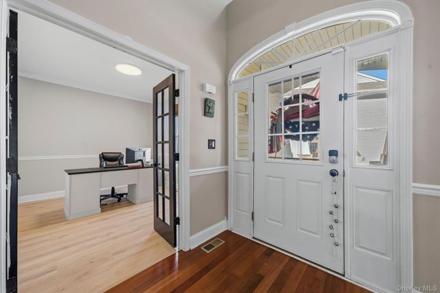 6 Avoncroft Lane, Middletown, NY 10940