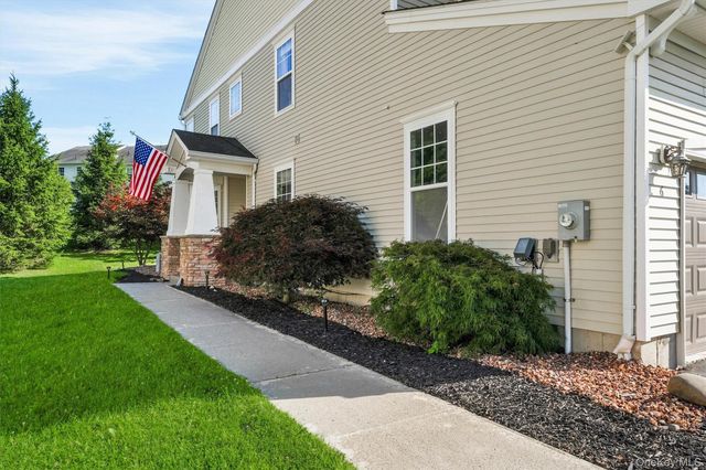 6 Avoncroft Lane, Middletown, NY 10940