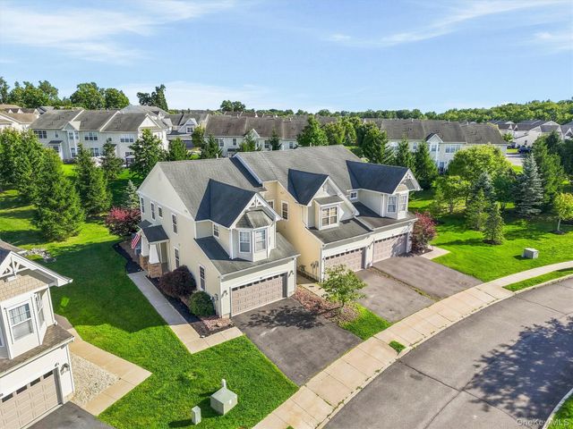 6 Avoncroft Lane, Middletown, NY 10940
