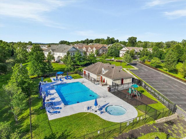 6 Avoncroft Lane, Middletown, NY 10940
