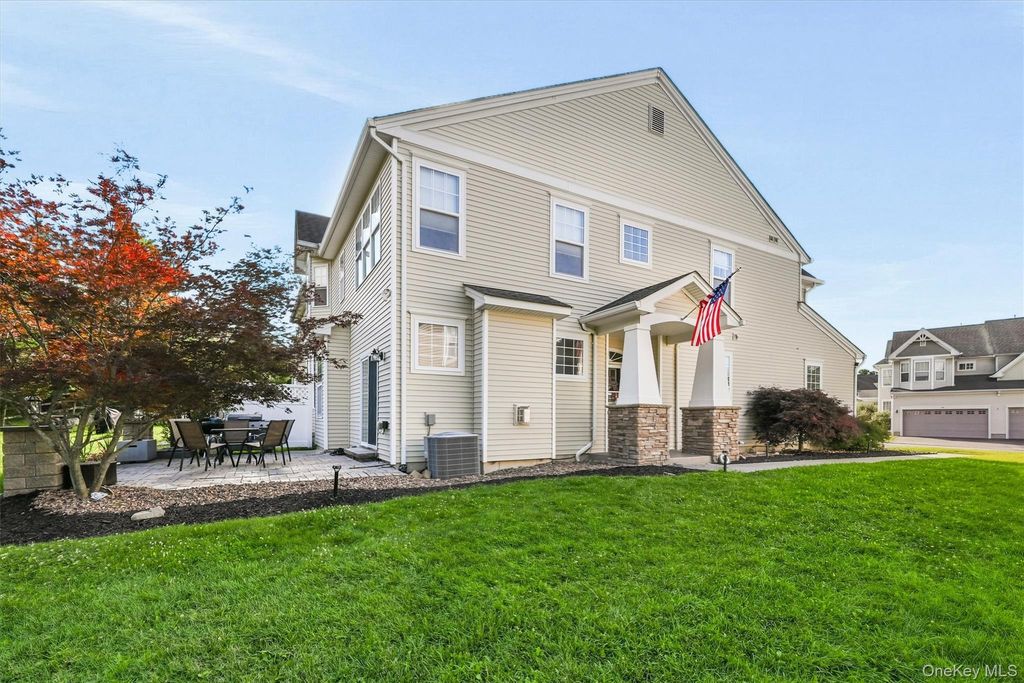 6 Avoncroft Lane, Middletown, NY 10940