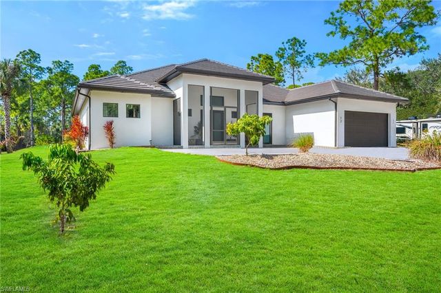 12 35th AVE NW, Naples, FL 34120