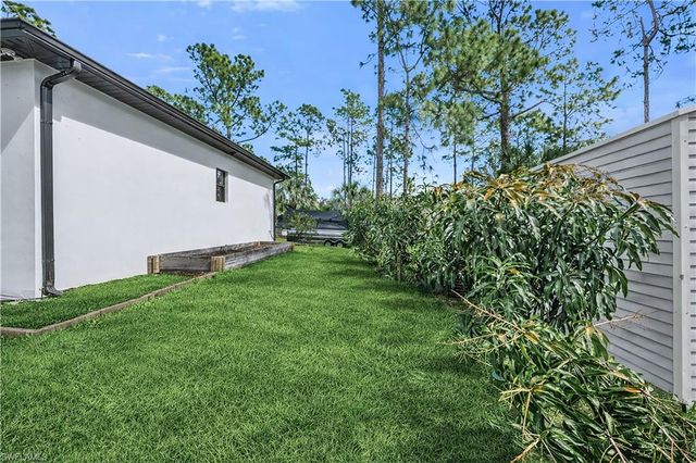 12 35th AVE NW, Naples, FL 34120