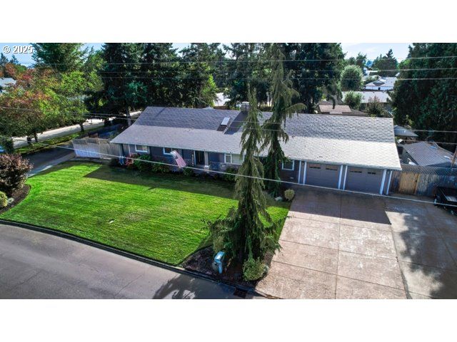 888 WILSON St, Woodburn, OR 97071