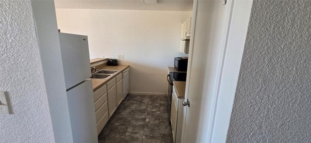 16506 Blackbeard Road E, Jamaica Beach, TX 77554