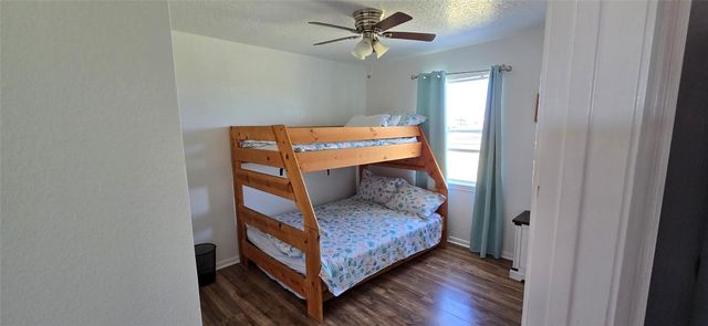 16506 Blackbeard Road E, Jamaica Beach, TX 77554