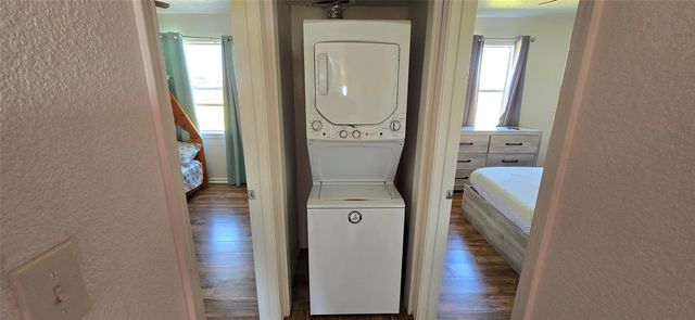 16506 Blackbeard Road E, Jamaica Beach, TX 77554