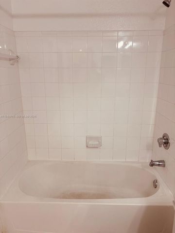 2548 Centergate Dr 203, Miramar, FL 33025