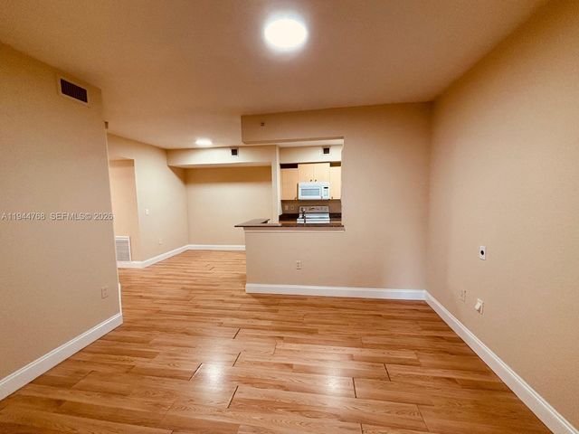 2548 Centergate Dr 203, Miramar, FL 33025