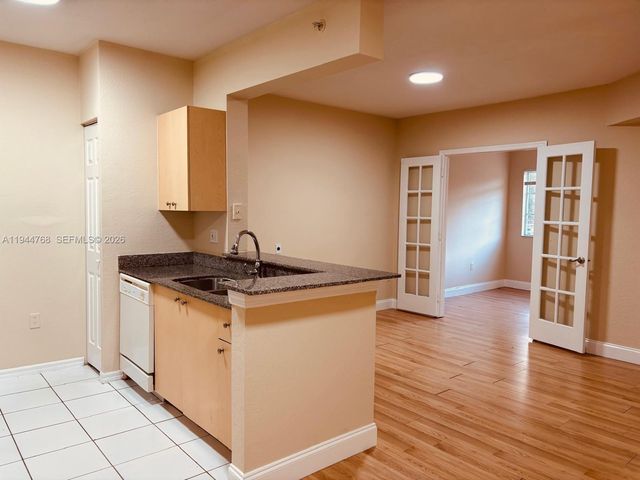 2548 Centergate Dr 203, Miramar, FL 33025