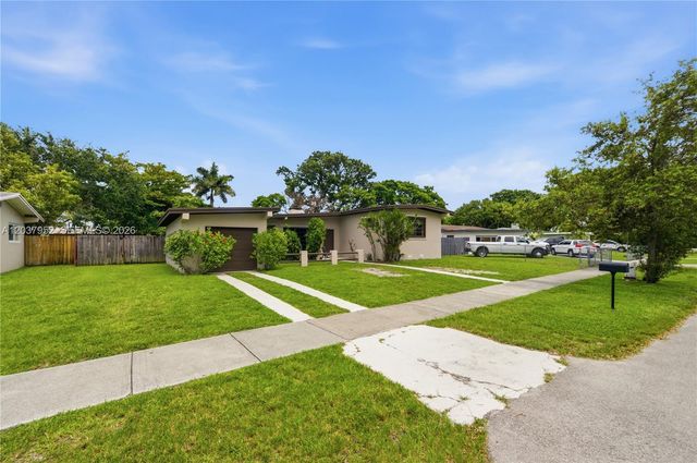 20525 Jacaranda Rd, Cutler Bay, FL 33189