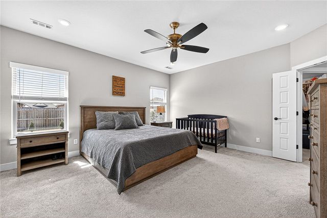 925 Pergola Avenue, Tontitown, AR 72762