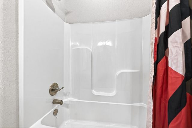 925 Pergola Avenue, Tontitown, AR 72762