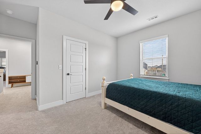 925 Pergola Avenue, Tontitown, AR 72762