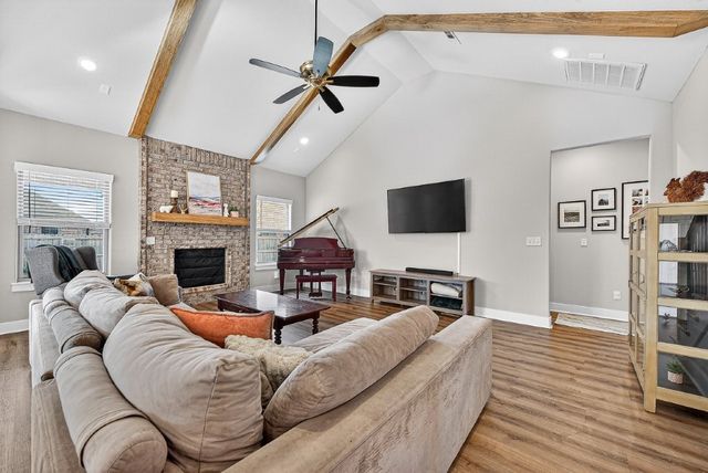 925 Pergola Avenue, Tontitown, AR 72762