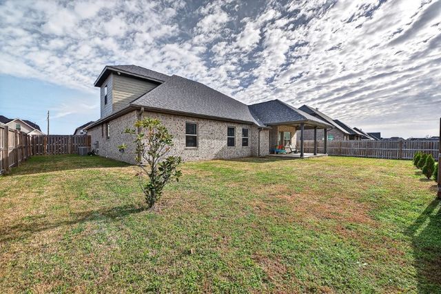 925 Pergola Avenue, Tontitown, AR 72762