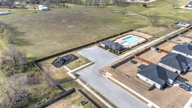 925 Pergola Avenue, Tontitown, AR 72762