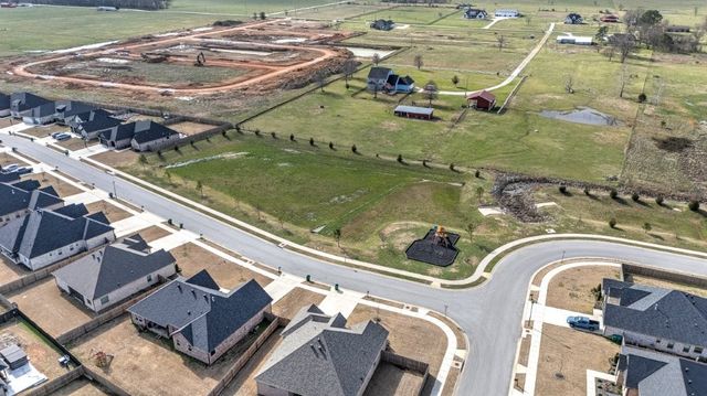 925 Pergola Avenue, Tontitown, AR 72762