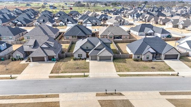 925 Pergola Avenue, Tontitown, AR 72762