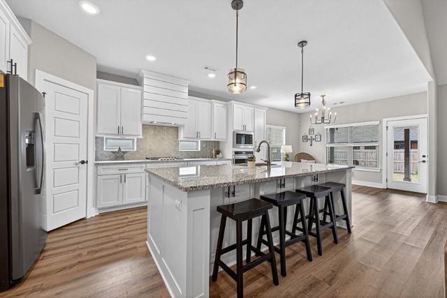 925 Pergola Avenue, Tontitown, AR 72762