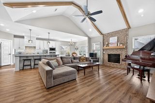 925 Pergola Avenue, Tontitown, AR 72762