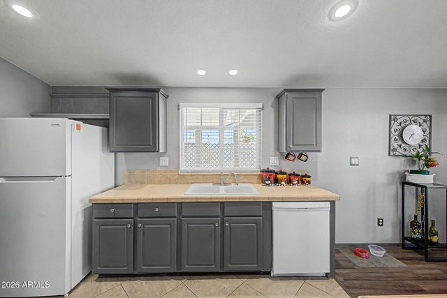 7300 N 51ST Avenue C49, Glendale, AZ 85301