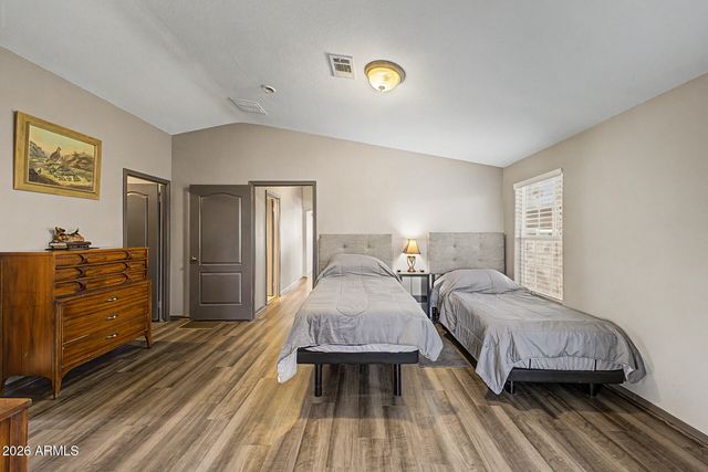 7300 N 51ST Avenue C49, Glendale, AZ 85301