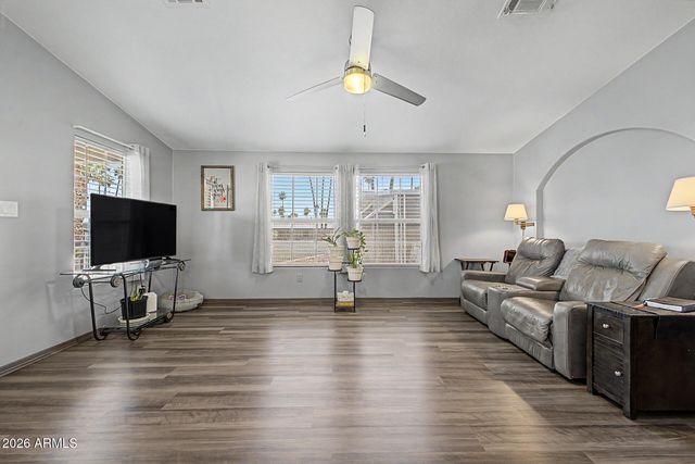 7300 N 51ST Avenue C49, Glendale, AZ 85301