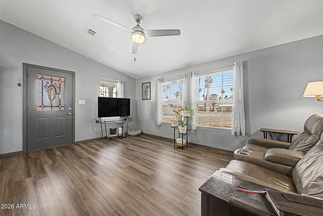 7300 N 51ST Avenue C49, Glendale, AZ 85301