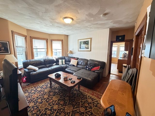 14 Madison St. 1, Somerville, MA 02143