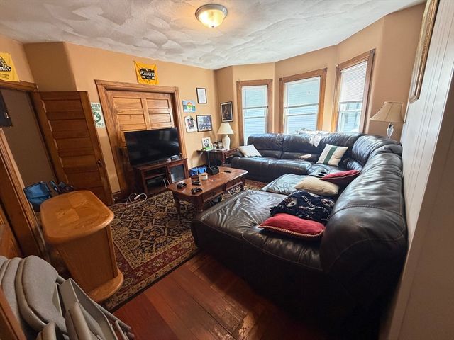 14 Madison St. 1, Somerville, MA 02143