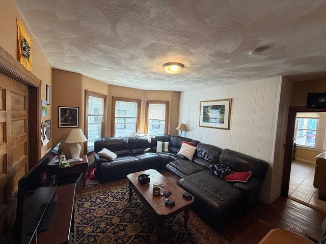 14 Madison St. 1, Somerville, MA 02143