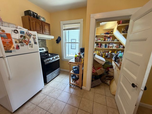 14 Madison St. 1, Somerville, MA 02143