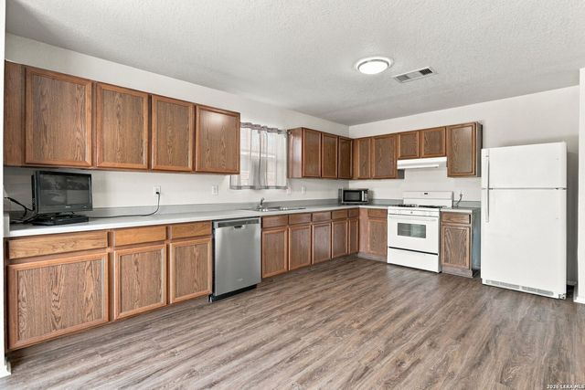 1334 Sunbend Fls, San Antonio, TX 78224