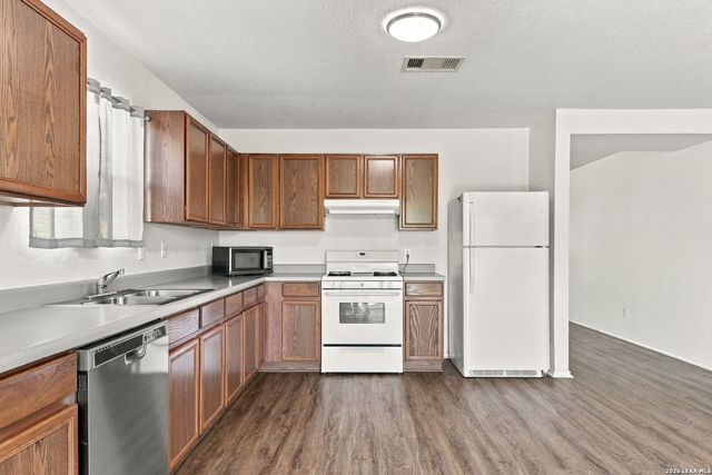 1334 Sunbend Fls, San Antonio, TX 78224