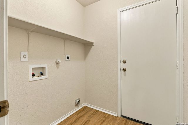1334 Sunbend Fls, San Antonio, TX 78224