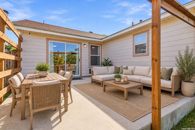 1334 Sunbend Fls, San Antonio, TX 78224