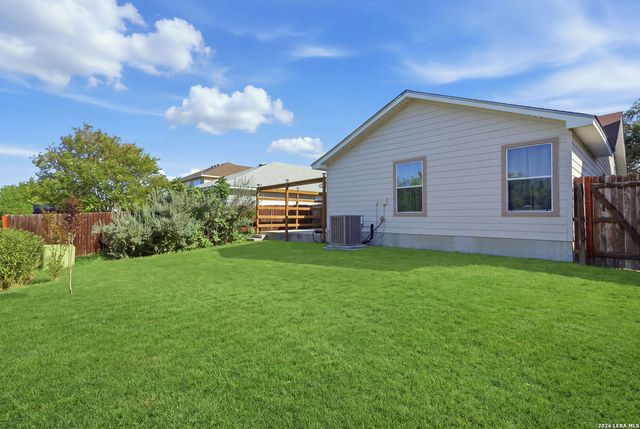 1334 Sunbend Fls, San Antonio, TX 78224