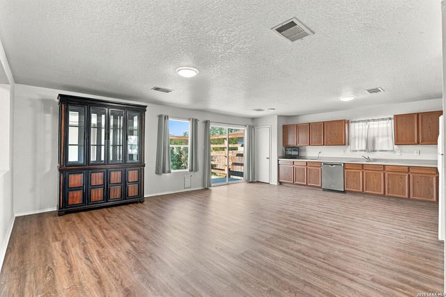 1334 Sunbend Fls, San Antonio, TX 78224