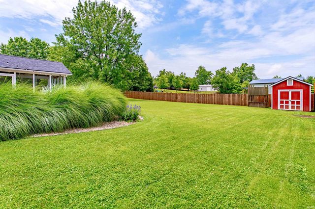 2855 Briarcliff Drive, Newburgh, IN 47630