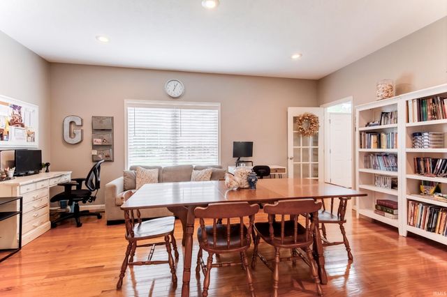 2855 Briarcliff Drive, Newburgh, IN 47630