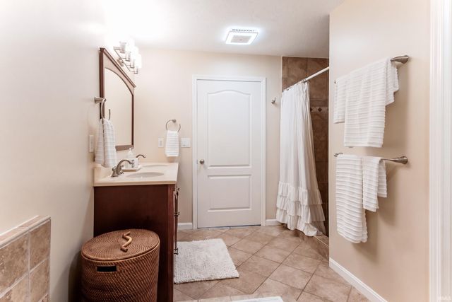 2855 Briarcliff Drive, Newburgh, IN 47630
