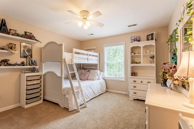 2855 Briarcliff Drive, Newburgh, IN 47630