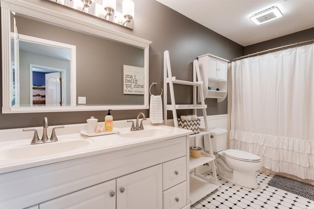 2855 Briarcliff Drive, Newburgh, IN 47630