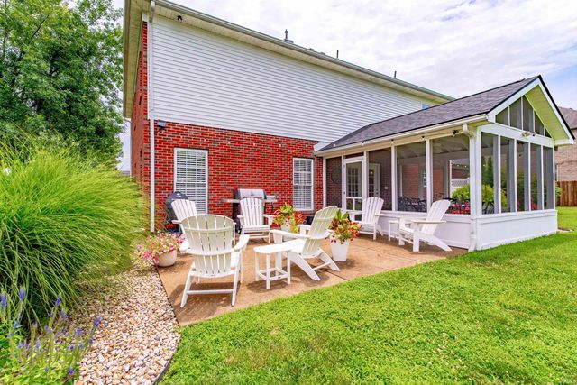 2855 Briarcliff Drive, Newburgh, IN 47630